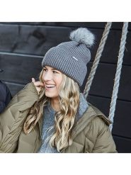 Capo Czapka dzianinowa w kolorze szarym rozmiar: onesize. Szare czapki Capo, bez wzorów, z dzianiny. Za 159.21 zł.