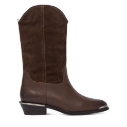 Botki Badura. Brązowe botki Badura, bez wzorów, bez obcasa, na słupku, bez zapięcia. Za 549.99 zł.