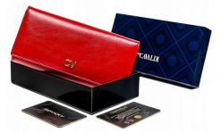 Portfel czerwony 4U Cavaldi [DH] GD24-ML. Czerwone portfele 4U Cavaldi, bez wzorów, ze skóry ekologicznej. Za 49.99 zł.