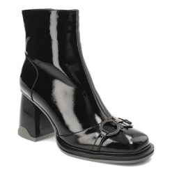Czarne Botki S.Barski Eleganckie Obuwie Damskie Na Obcasie. Czarne botki S.BARSKI, bez wzorów, z lakierowanej skóry, bez obcasa, na obcasie, bez zapięcia. Za 249.00 zł.