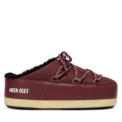 Klapki Moon Boot. Czerwone klapki Moon Boot, bez wzorów, z nylonu, bez obcasa. Za 629.99 zł.