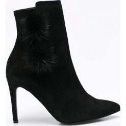 Solo Femme - Botki. Czarne botki Solo Femme, bez wzorów, z materiału, bez obcasa, na obcasie, bez zapięcia. W wyprzedaży za 269.90 zł.