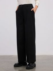 BGN Spodnie w kolorze czarnym rozmiar: 34. Czarne spodnie materiałowe BGN, na imprezę, bez wzorów, z materiału, z podwyższonym stanem. Za 144.92 zł.