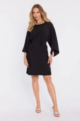 Elegancka trapezowa sukienka oversize czarna. Czarne sukienki MOE, na co dzień, l, bez wzorów, z materiału, eleganckie, bez kołnierzyka, bez ramiączek, oversize. Za 349.00 zł.