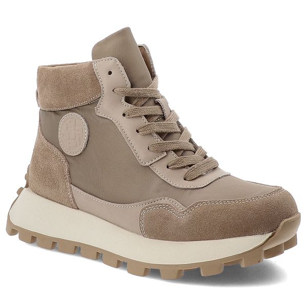 Botki damskie Filippo, ocieplane futerkiem na masywnej podeszwie i zapinane na zamek, beżowe, DBT7158-25-BE. Brązowe botki Filippo, bez wzorów, bez obcasa, bez zapięcia. Za 209.00 zł.