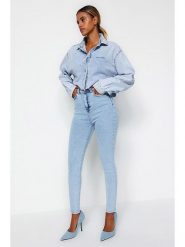 Trendyol Dżinsy - Skinny fit - w kolorze błękitnym rozmiar: 34. Niebieskie jeansy Trendyol, bez wzorów, z podwyższonym stanem. Za 79.45 zł.