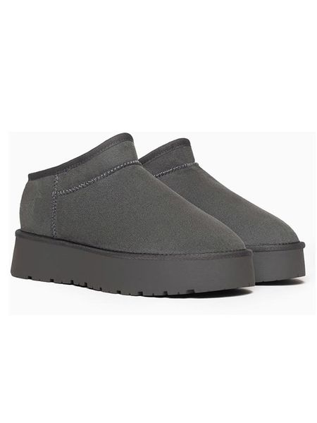 ISLAND BOOT Botki "Floella" w kolorze szarym rozmiar: 38. Szare botki Island Boot, bez wzorów, z materiału, bez obcasa, na platformie, bez zapięcia. Za 170.95 zł.