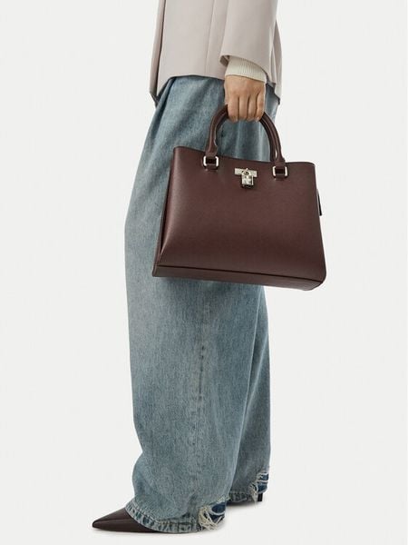 Nine West Torebka CEO-TRUE GRACE-LDA9866 Brązowy. Brązowe torebki klasyczne Nine West, bez wzorów, ze skóry, bez dodatków. Za 299.99 zł.
