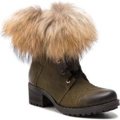 Botki R.POLAŃSKI - 0985 Oliwka Nubuck. Zielone botki R.Polański, z aplikacjami, z nubiku, bez obcasa, na obcasie, bez zapięcia. W wyprzedaży za 319.00 zł.