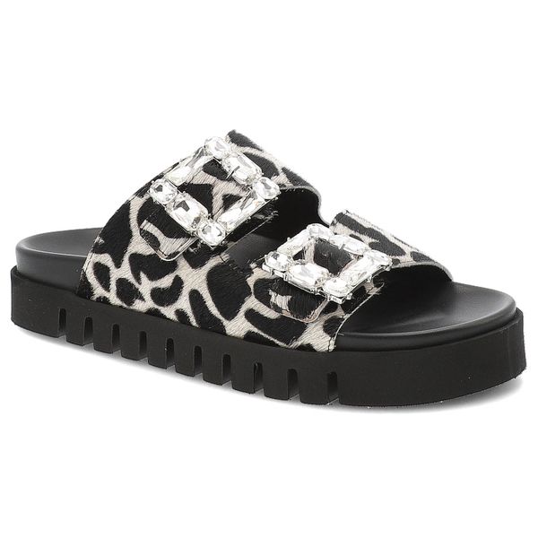 Czarne Klapki Chebello Modne Obuwie Damskie. Czarne klapki CheBello, bez wzorów, bez obcasa. Za 459.00 zł.