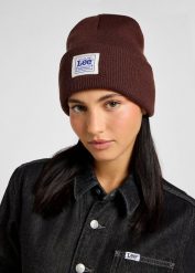 LEE DAMSKA CZAPKA BAWEŁNIANA WORKWEAR BEANIE VELVET BEET 112358298 LP75016269. Czapki Lee, bez wzorów, z bawełny. Za 79.99 zł.