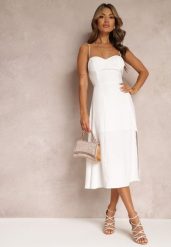 Biała Rozkloszowana Sukienka Midi z Rozcięciem na Ramiączkach Josine. Białe sukienki Renee, l, bez wzorów, eleganckie, bez kołnierzyka, bez ramiączek, midi, rozkloszowane. Za 79.99 zł.