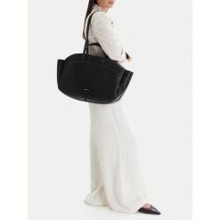 Torebka GINO ROSSI. Czarne shopper Gino Rossi, bez wzorów, bez dodatków. Za 279.99 zł.