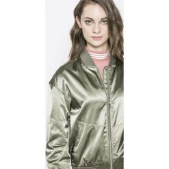 Calvin Klein Jeans - Kurtka Bomber. Kurtki marki Calvin Klein Jeans. W wyprzedaży za 359.90 zł.