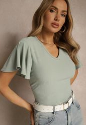 Zielona Bluzka Ozdobiona Rozkloszowanymi Rękawami Sunetha. Zielone bluzki Renee, m, bez wzorów, z jeansu, eleganckie, bez kołnierzyka, bez ramiączek. Za 34.99 zł.