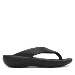 Japonki Crocs. Czarne klapki Crocs, bez wzorów, bez obcasa. Za 179.99 zł.