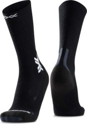 Skarpety do biegania X-Socks Run Discover Merino Crew. Czarne skarpety X Socks, bez wzorów, z materiału. Za 139.99 zł.