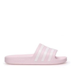 Klapki adidas. Czerwone klapki Adidas, bez wzorów, bez obcasa. Za 99.99 zł.