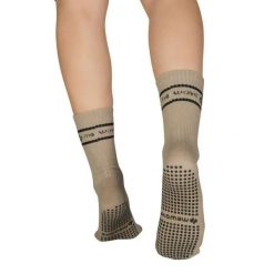 Skarpetki antypoślizgowe Pilates – taupe. Brązowe skarpety MEWAVE, z aplikacjami, z bawełny. Za 151.25 zł.