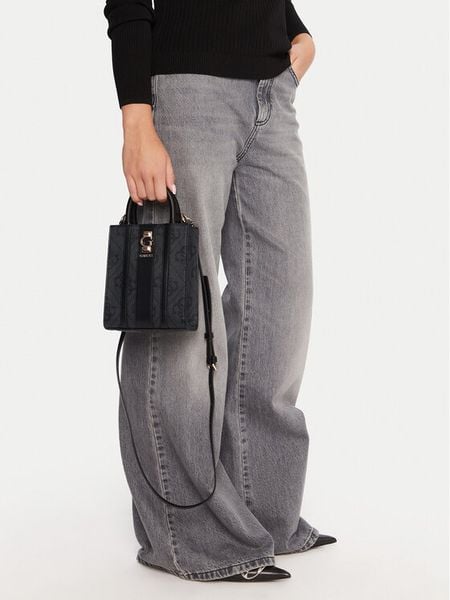 Guess Torebka Erenia Mini HWSO78 38750 Szary. Szare torebki klasyczne Guess, z aplikacjami, ze skóry, bez dodatków. Za 349.99 zł.