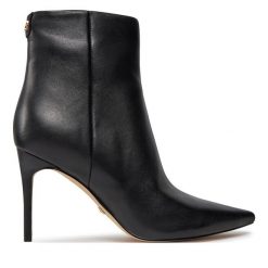 Botki Guess. Czarne botki Guess, z aplikacjami, bez obcasa, na szpilce, bez zapięcia. Za 1,469.00 zł.