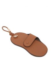 MICHAEL Michael Kors Etui na okulary 32S6GTVK0L Brązowy. Brązowe okulary przeciwsłoneczne MICHAEL Michael Kors, bez wzorów, ze skóry. Za 342.99 zł.