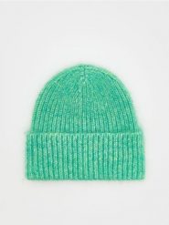 Czapka z domieszką wełny - jasnozielony. Zielone czapki Reserved, bez wzorów, z wełny. W wyprzedaży za 32.99 zł.