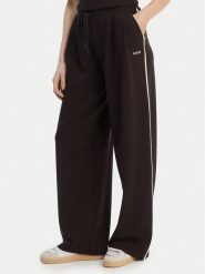 Guess Spodnie dresowe V6GB01 K2914 Brązowy Wide Leg. Brązowe spodnie dresowe Guess, xl, z aplikacjami, z dresówki. Za 434.99 zł.