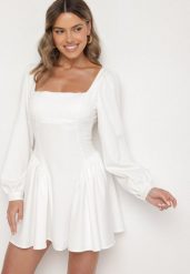 Biała Sukienka z Gorsetową Górą i Wiązaniem Lilevana. Białe sukienki Born2be, m, z aplikacjami, eleganckie, bez kołnierzyka, bez ramiączek, maxi, dopasowane. Za 159.99 zł.