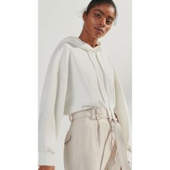 Bluza z napisem na plecach - Biały. Bluzy marki Reserved. Za 159.99 zł.