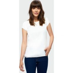 Biała bluzka z koronką. Białe bluzki Greenpoint, bez wzorów, z koronki, bez kołnierzyka, bez ramiączek. Za 49.99 zł.