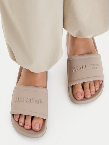 Hunter Klapki CEO-3C048 Beżowy. Brązowe klapki Hunter, bez wzorów, z syntetyku, bez obcasa. Za 119.99 zł.