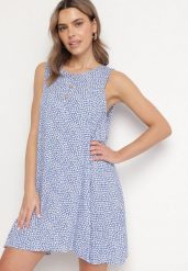 Niebieska Bawełniana Rozkloszowana Sukienka Ozdobiona Kwiatami i Guzikami Lisavella. Niebieskie sukienki Born2be, na co dzień, na lato, l, bez wzorów, z bawełny, eleganckie, bez kołnierzyka, bez ramiączek, mini, rozkloszowane. Za 34.99 zł.