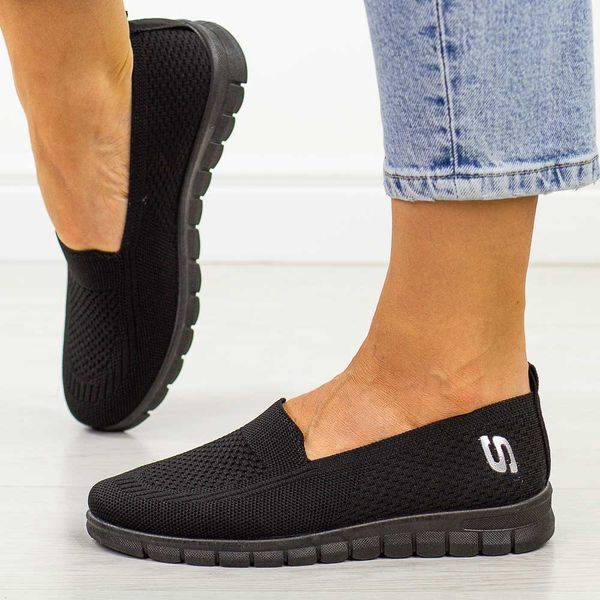 Czarne sportowe buty damskie Potocki 16327. Czarne obuwie sportowe POTOCKI, na lato, z tkaniny, bez zapięcia, na fitness i siłownię. Za 89.00 zł.