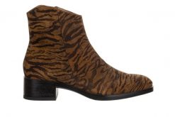 Botki Wonders D-1801 Zebra Tabac 138040, Brązowy, Skóra naturalna - 38. Brązowe botki Wonders, bez wzorów, ze skóry, bez obcasa, bez zapięcia. W wyprzedaży za 611.99 zł.
