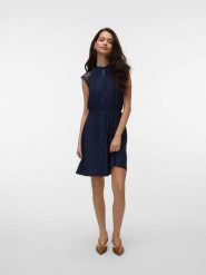 Vero Moda Sukienka w kolorze granatowym rozmiar: M. Niebieskie sukienki Vero Moda, m, bez wzorów, z koronki, bez kołnierzyka, bez ramiączek, mini. Za 109.78 zł.