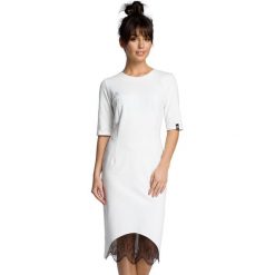 Sukienka w kolorze kremowym. Białe sukienki Be Wear, l, bez wzorów, z koronki, bez kołnierzyka, bez ramiączek, midi. Za 149.95 zł.