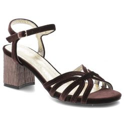 Sandały damskie S.Barski, cholewka ze skóry naturalnej zamszowej na stabilnym obcasie, brązowe, SR61-0102. Brązowe sandały S.BARSKI, bez wzorów, ze skóry, bez obcasa, na obcasie, bez zapięcia. Za 189.00 zł.