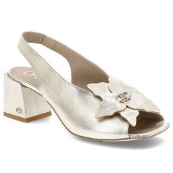 Sandały damskie Chebello, eleganckie skórzane na klocku z ozdobnym kwiatem i wsuwane, złote, 4385-K-046. Żółte sandały CheBello, z aplikacjami, ze skóry, eleganckie, bez obcasa, na obcasie, bez zapięcia. Za 439.00 zł.