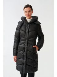 TATUUM Płaszcz pikowany w kolorze czarnym rozmiar: 38. Czarne płaszcze Tatuum, bez wzorów, bez kaptura. Za 459.04 zł.