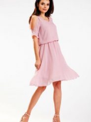 Sukienka Model A572 Dirty Pink - awama. Różowe sukienki Awama, na komunię, na lato, l, bez wzorów, z szyfonu, bez kołnierzyka, bez ramiączek. Za 367.73 zł.