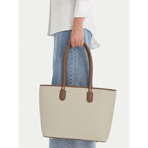 Torebka MEXX. Białe shopper Mexx, bez wzorów, bez dodatków. Za 183.99 zł.