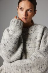WEŁNIANY SWETER PETRA SZARY One size - Flawless. Szare swetry Flawless, bez wzorów, z wełny, bez ramiączek. Za 799.00 zł.
