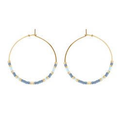 Kolczyki koła z jasnoniebieskimi japońskimi koralikami Miyuki. Niebieskie kolczyki Lilou, ze stali. Za 149.00 zł.