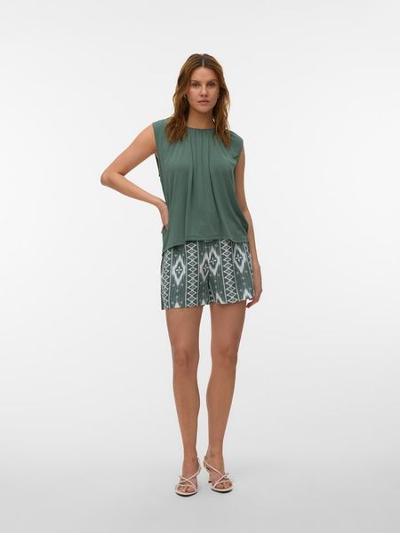 Vero Moda Bluzka w kolorze zielonym rozmiar: XL. Zielone bluzki Vero Moda, s, bez wzorów, bez kołnierzyka, bez ramiączek. Za 85.95 zł.