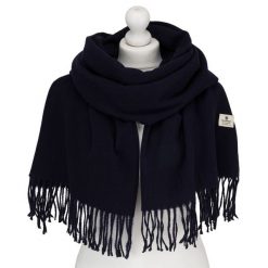 Granatowy, elegancki szalik damski z poliestru z frędzlami - Peterson. Niebieskie szaliki Peterson, na jesień, bez wzorów, eleganckie. Za 54.99 zł.