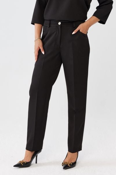 Eleganckie klasyczne czarne spodnie Eleonora PLUS SIZE XXL OVERSIZE JESIEŃ. Czarne spódnice Moda Size Plus Iwanek, do pracy, na jesień, plus size, bez wzorów, z elastanu, biznesowe, plus size, mini, dopasowane. Za 219.90 zł.