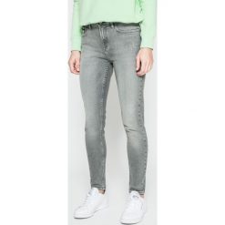 Calvin Klein Jeans - Jeansy. Jeansy Calvin Klein Jeans. W wyprzedaży za 299.90 zł.