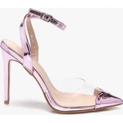 Public Desire - Sandały. Czerwone sandały Public Desire, bez wzorów, z materiału, bez obcasa, na obcasie, bez zapięcia. W wyprzedaży za 79.90 zł.