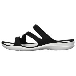 Klapki damskie Crocs Swiftwater Sandal W. Czarne klapki Crocs, bez wzorów, z materiału, bez obcasa. Za 159.00 zł.